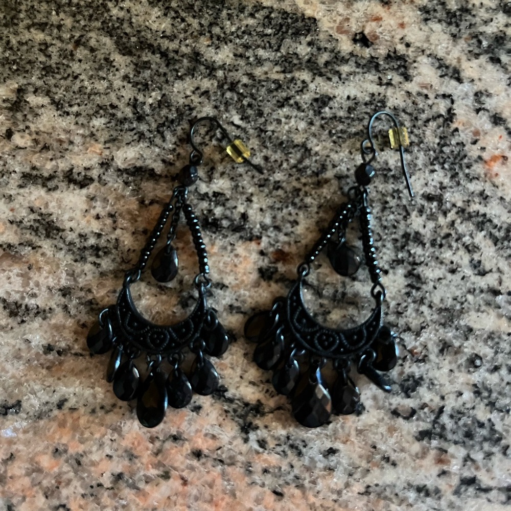 Black detailed beaded earrings!!